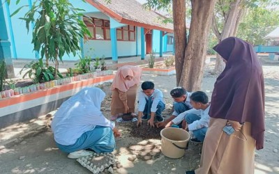 Siswa Fase- E SMAN 1 Sigli Melakukan Kegiatan P5 dengan Tema Kewirausahaan